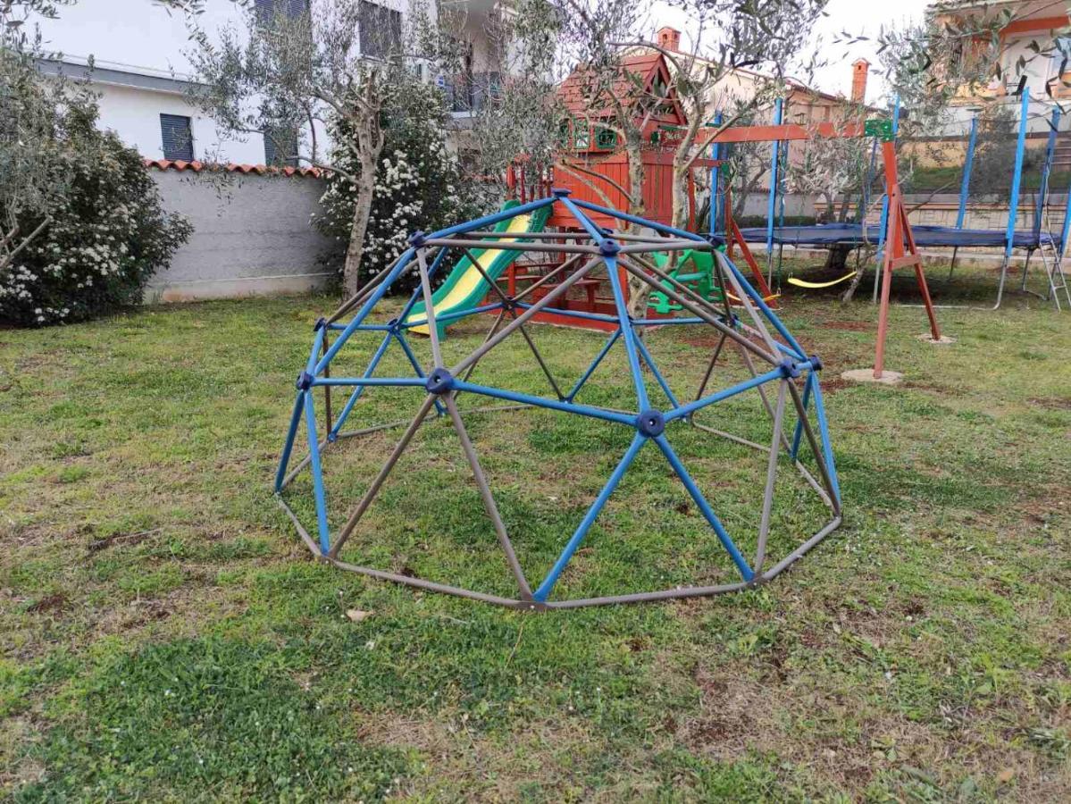 Apartmani Viktorija Fažana Kültér fotó