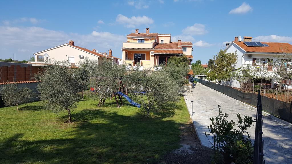 Apartmani Viktorija Fažana Kültér fotó