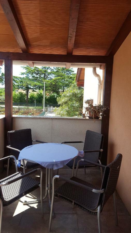 Apartmani Viktorija Fažana Kültér fotó