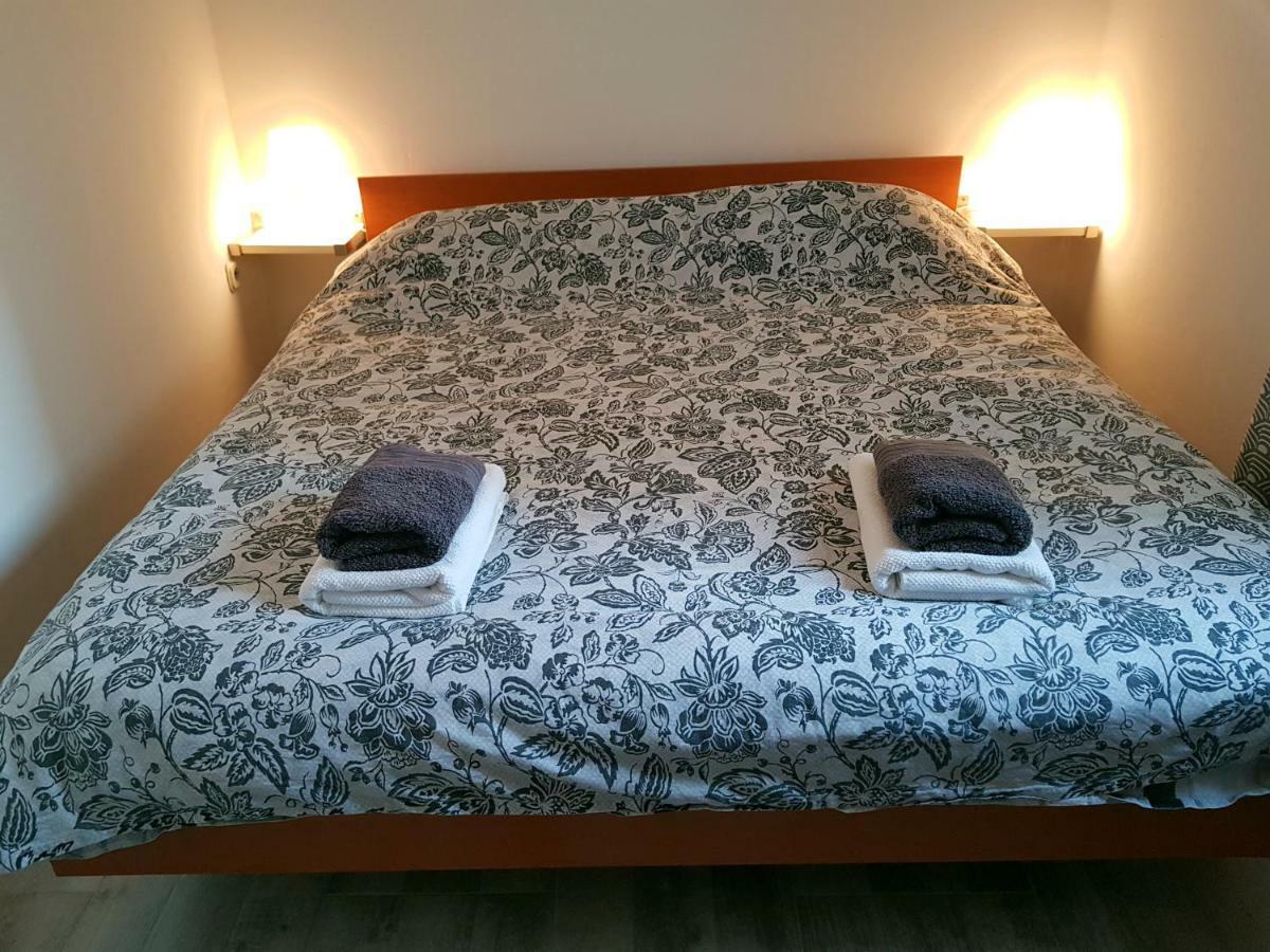 Apartmani Viktorija Fažana Kültér fotó